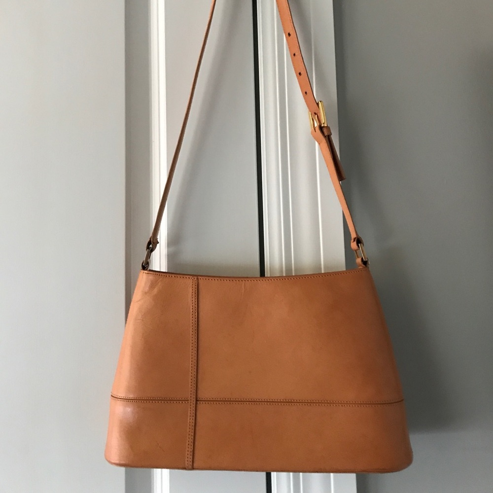 Vintage Etienne Aigner camel leather should bag w/ adjustable strap